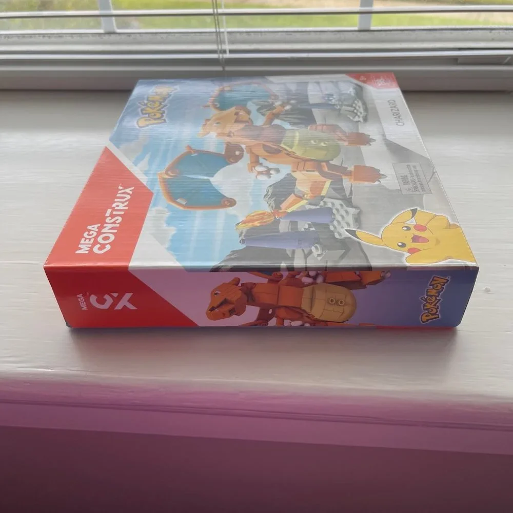 New Mega Construx Pokemon Charizard Kit DYR77 Some Box Damage